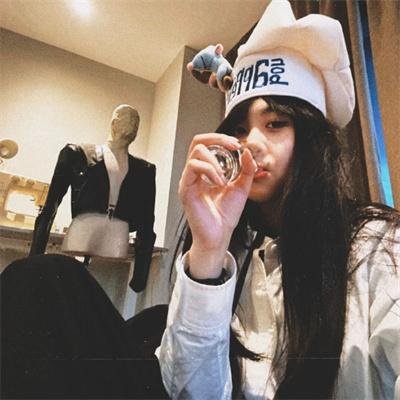 黑色郁金香